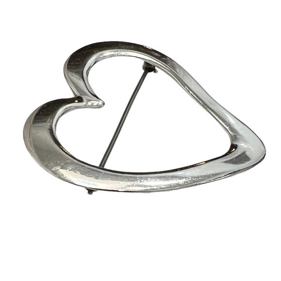 VINTAGE STERLING SILVER OPEN HEART BROOCH - Picture 10 of 15
